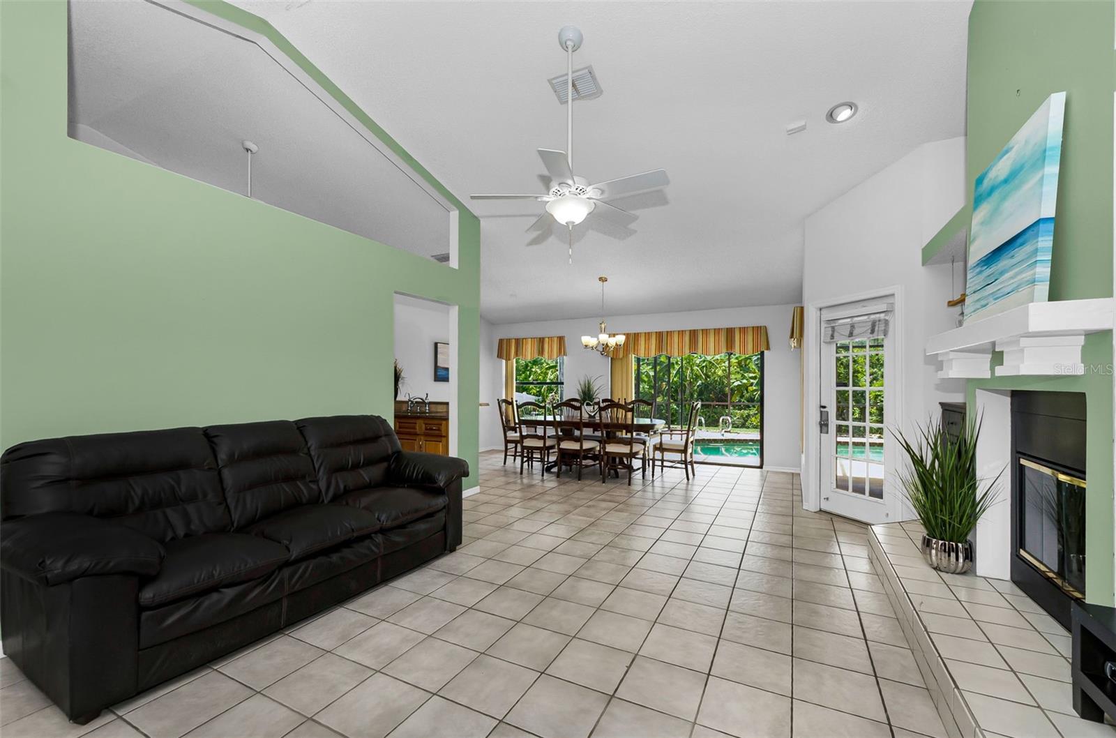 BARRINGTON HILLS - Residential