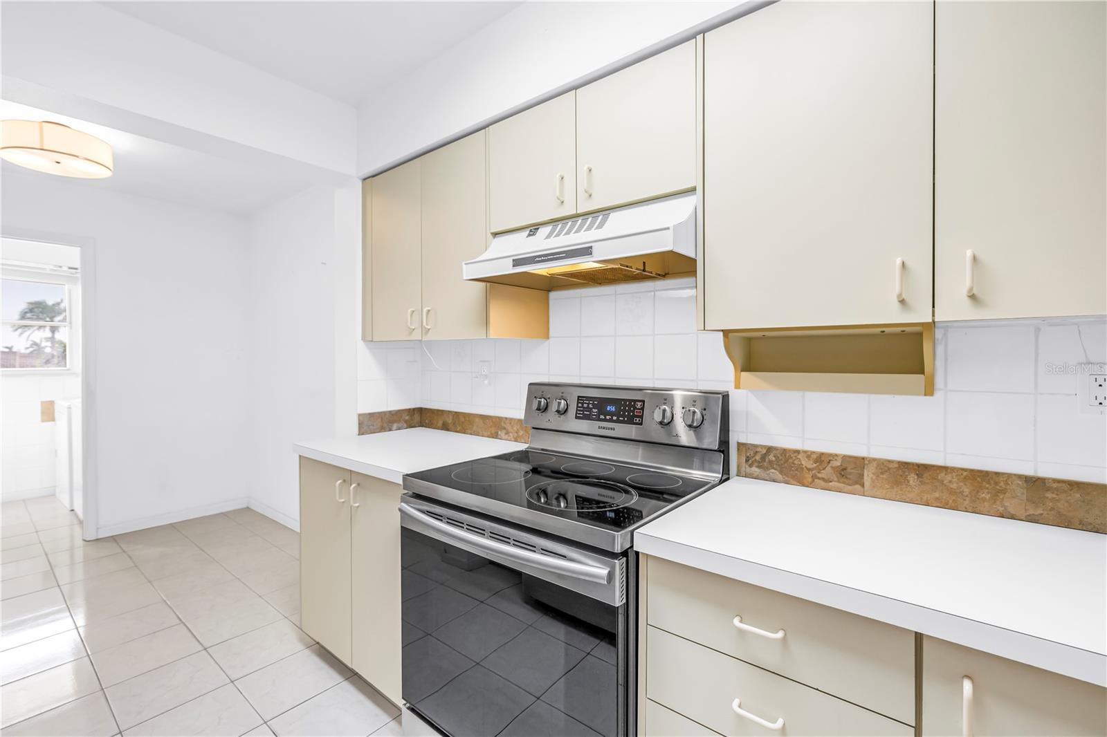 BAHIA VISTA UNIT II - Residential