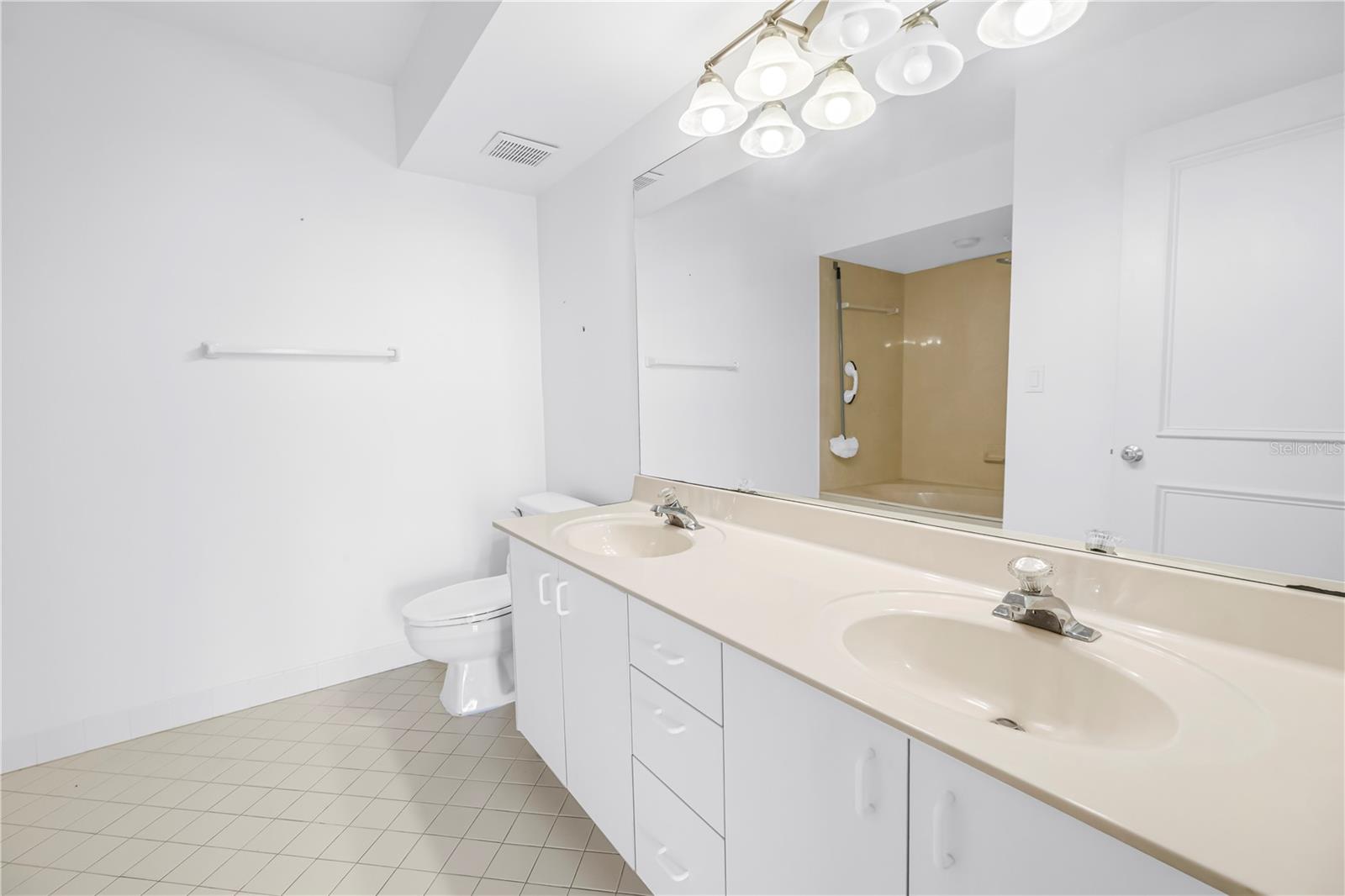 BAHIA VISTA UNIT II - Residential