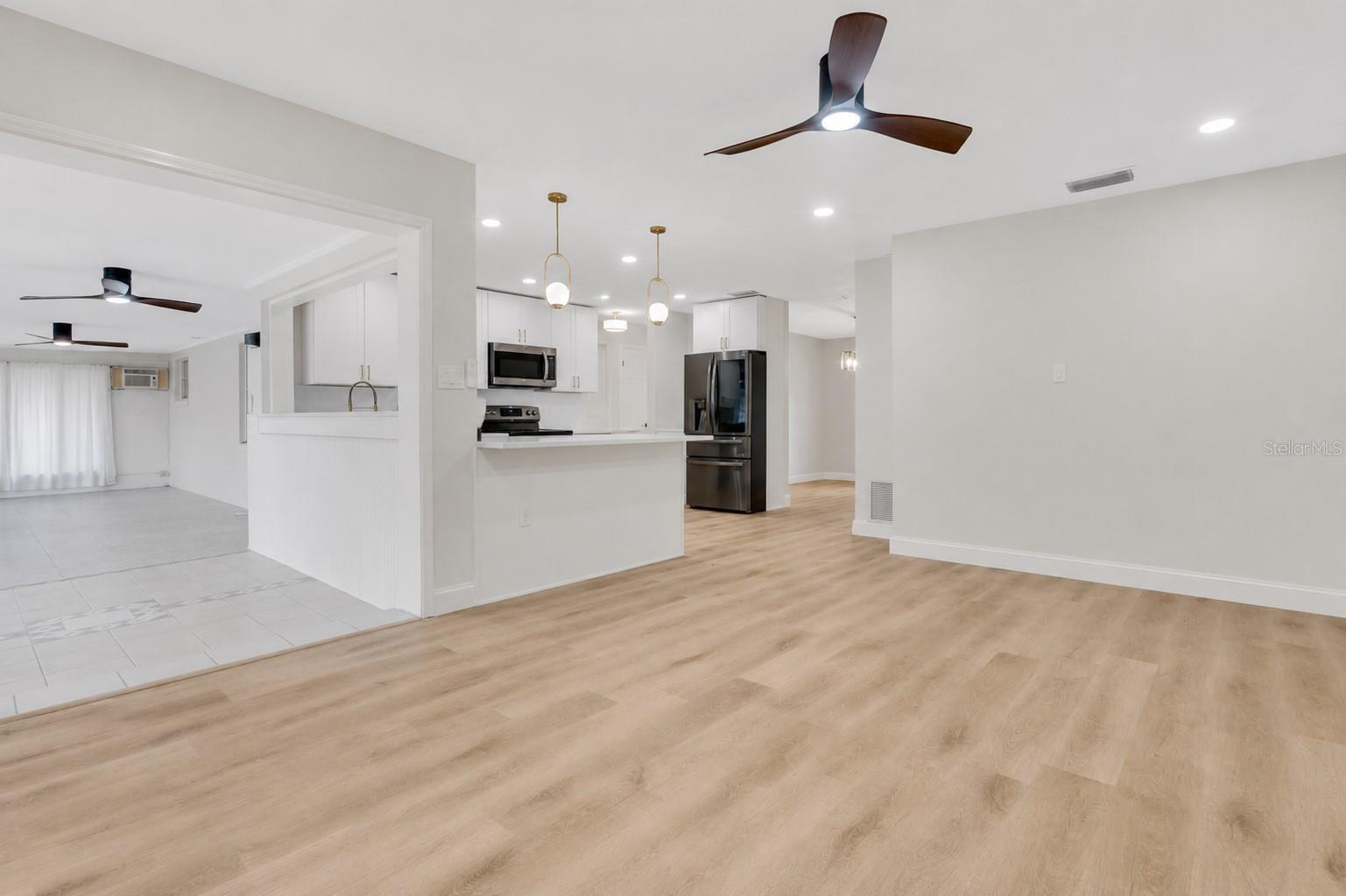 ENGLISH WOODS - Residential