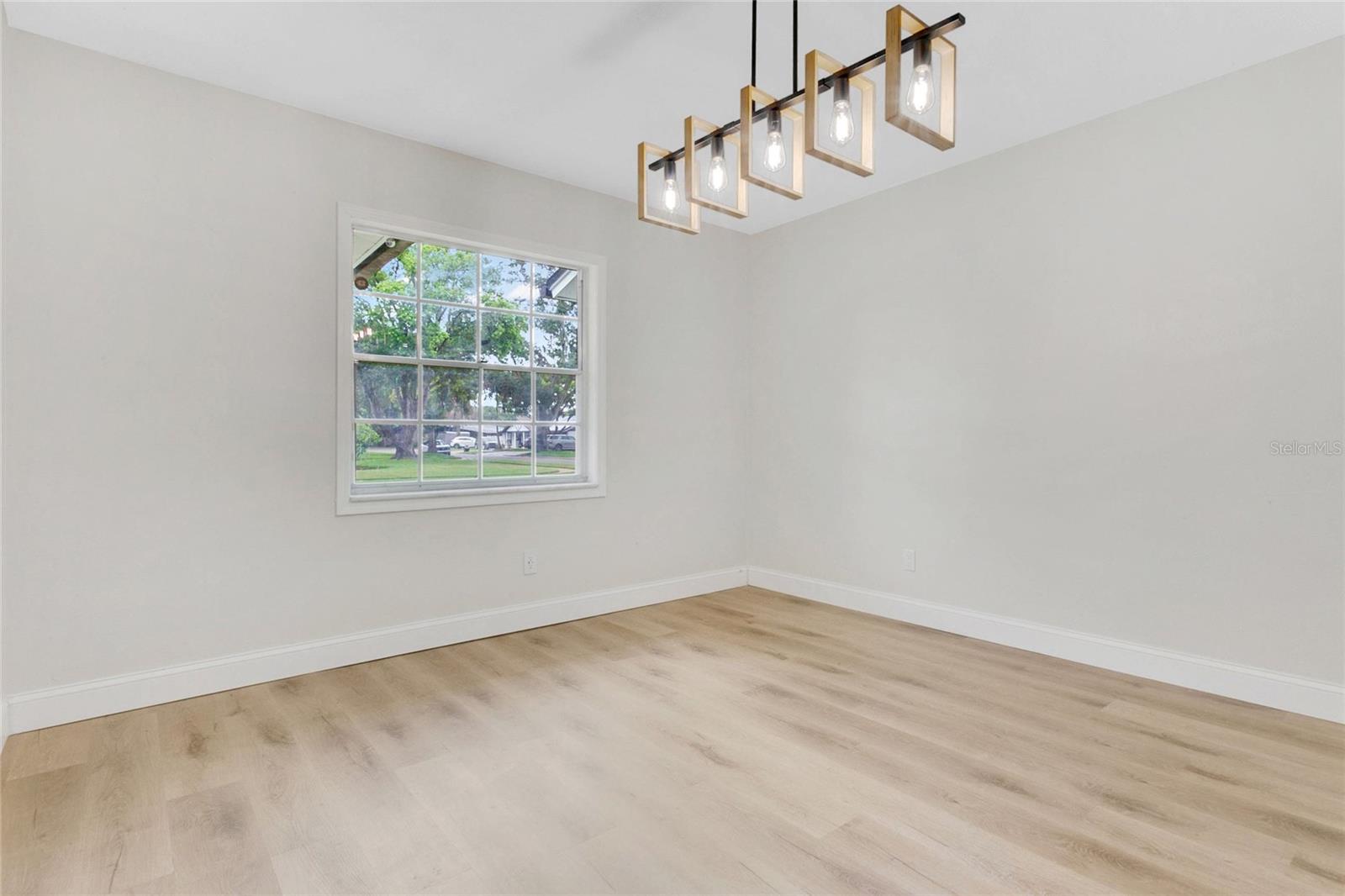 ENGLISH WOODS - Residential