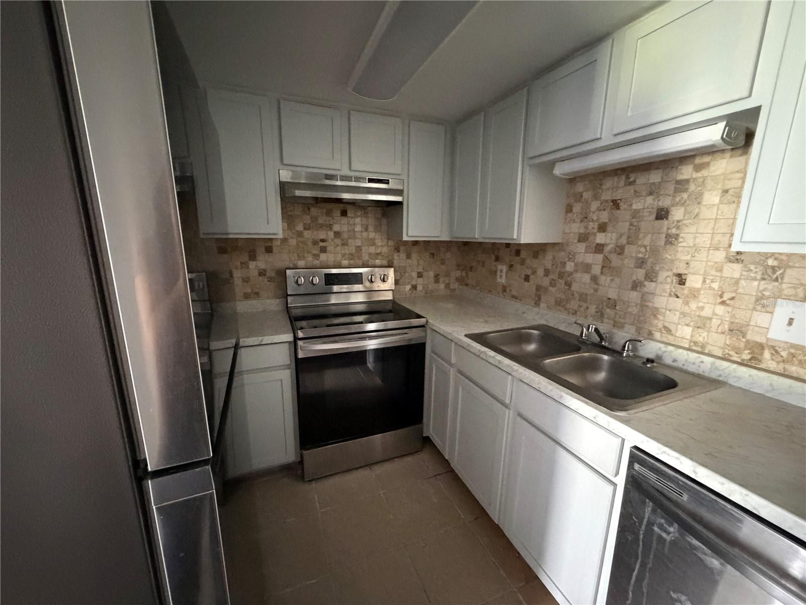 AVALON - Residential Lease