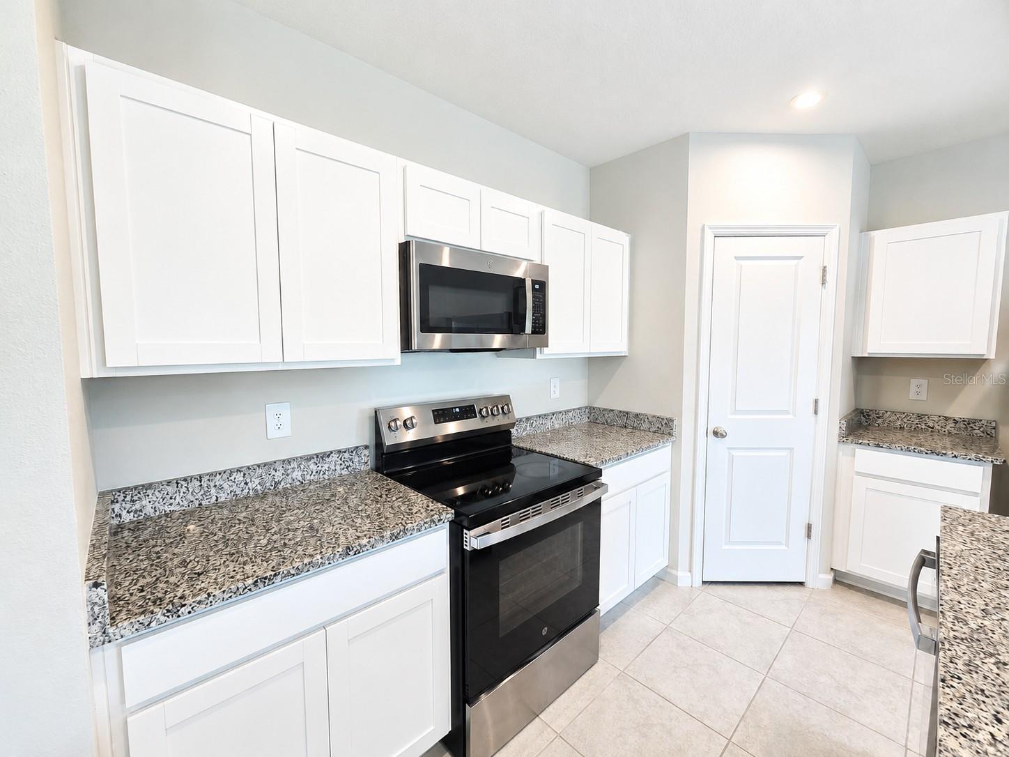 HILLWOOD PH I, II & III - Residential Lease