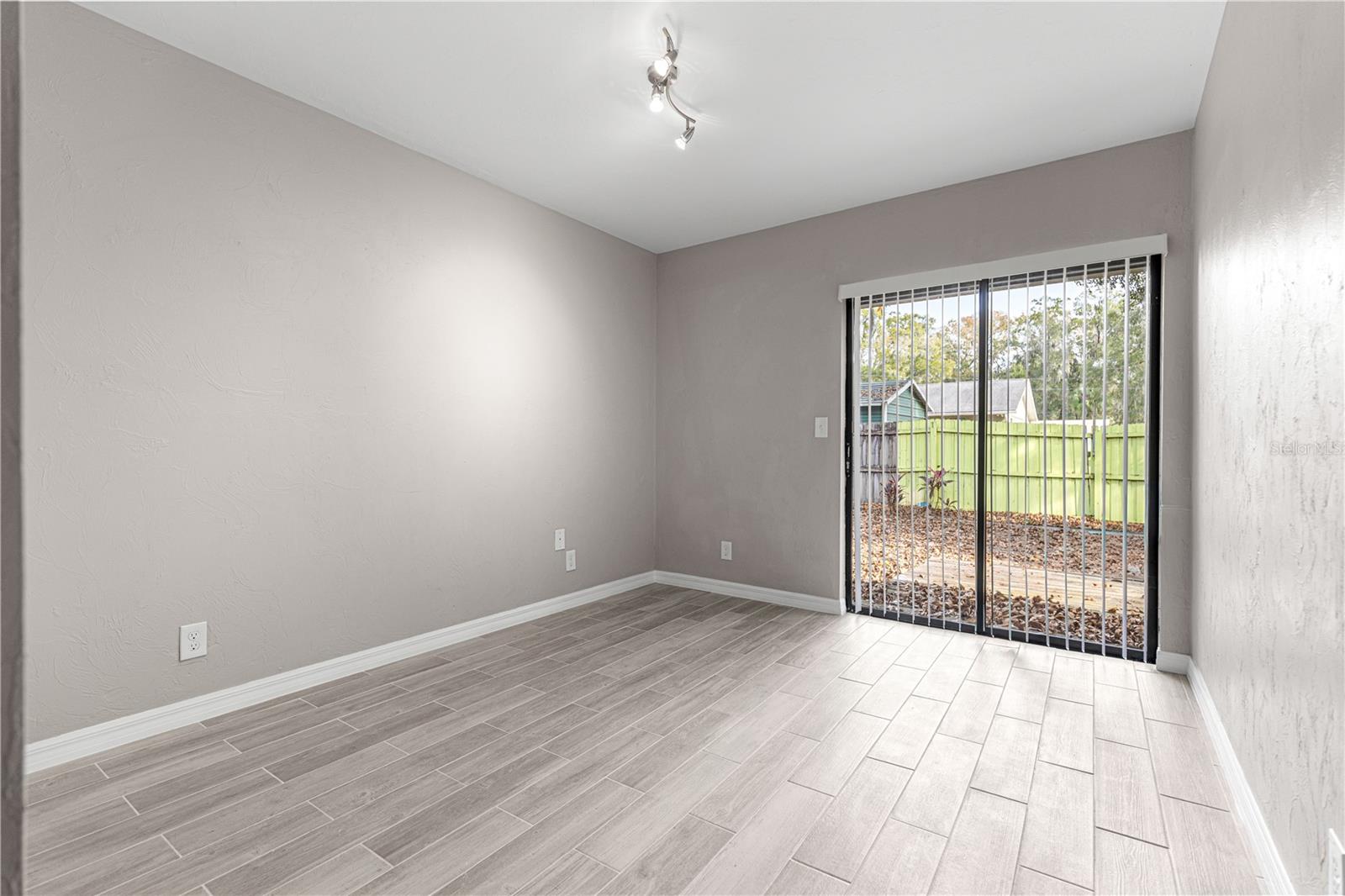 CITRUS PARK - Residential Income