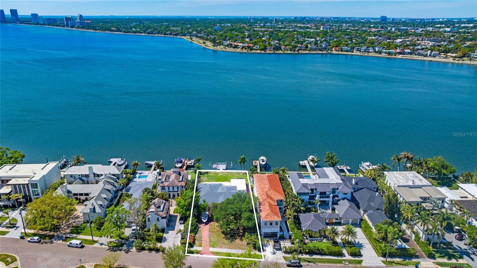 DAVIS ISLANDS PB10 PG52 TO 57 - Residential