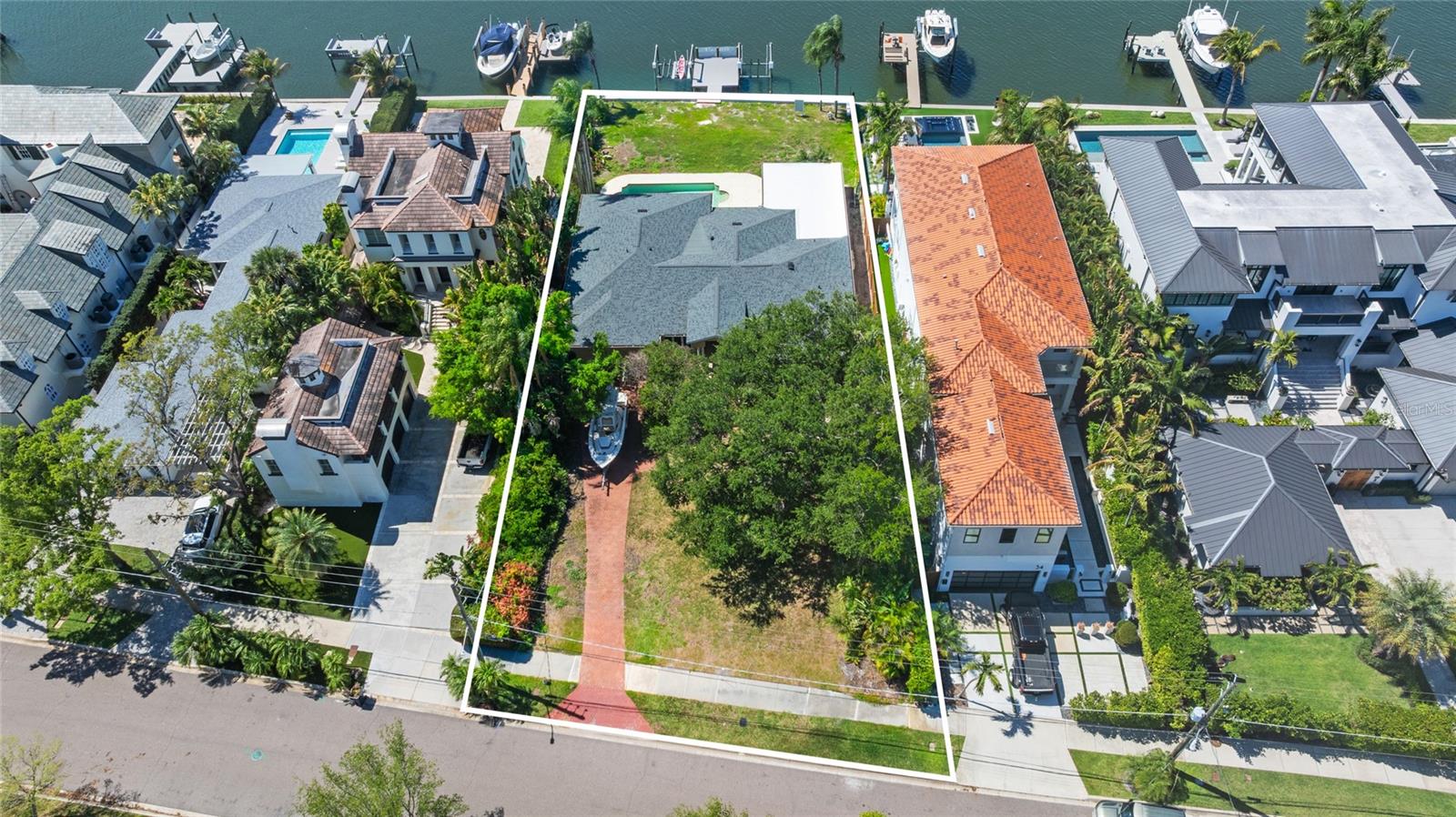 DAVIS ISLANDS PB10 PG52 TO 57 - Residential