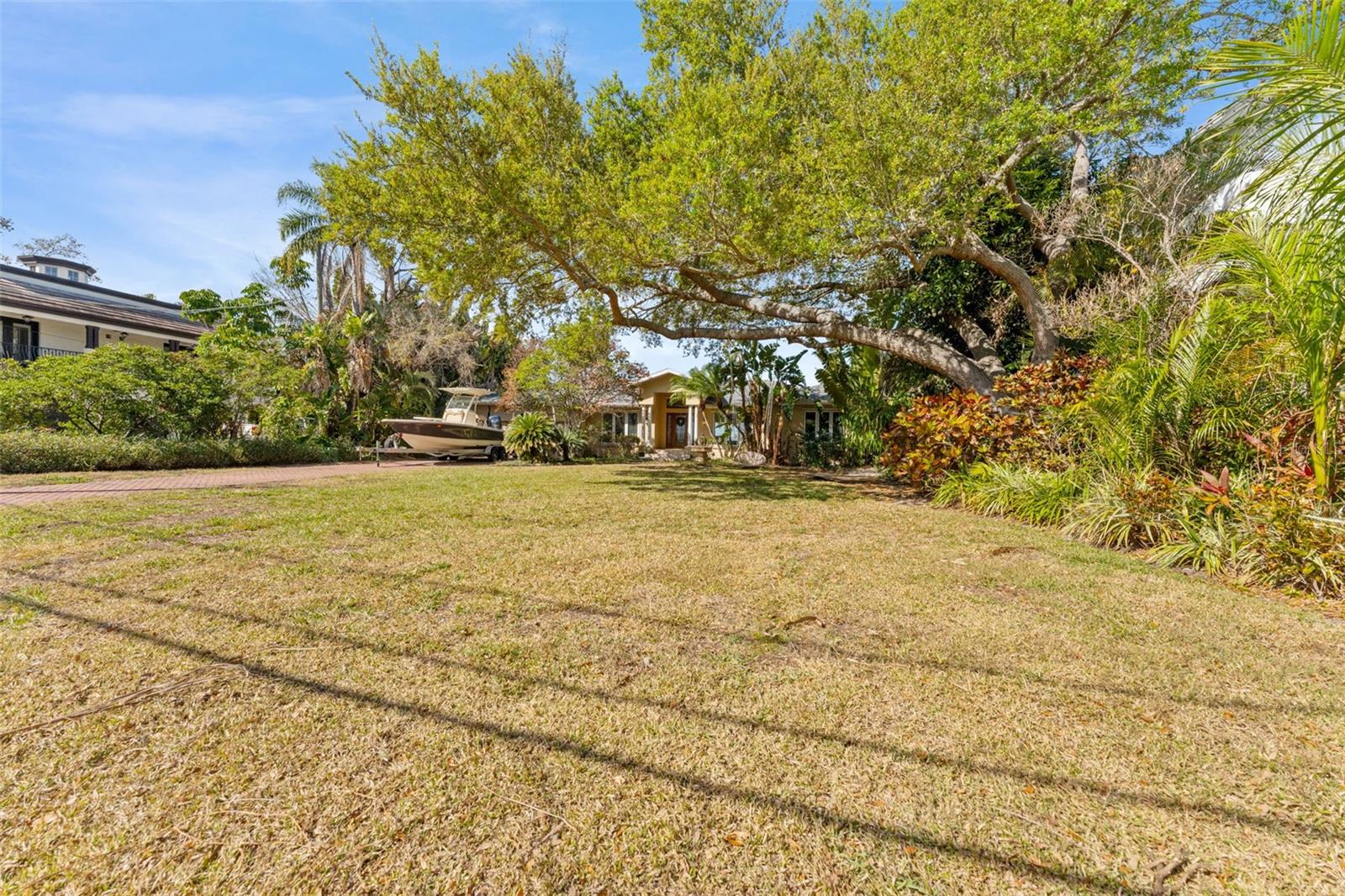 DAVIS ISLANDS PB10 PG52 TO 57 - Residential