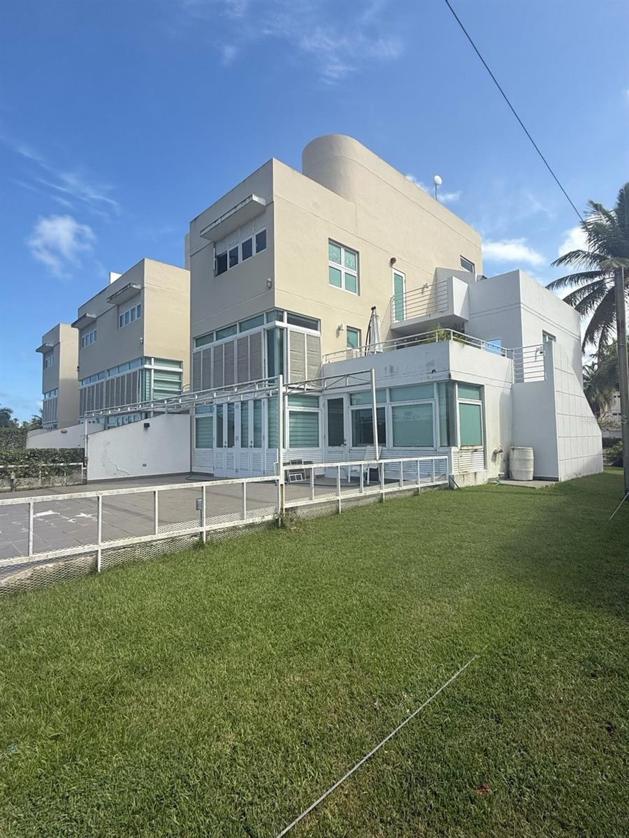 VILLAS PLAYA ESTE - Residential