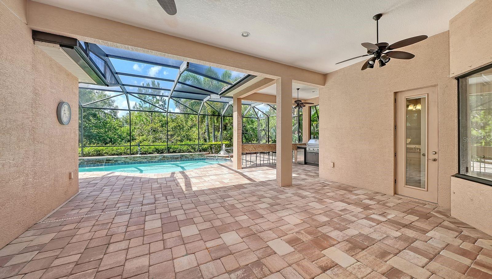 COUNTRY CLUB EAST AT LAKEWD RNCH RR - Residential