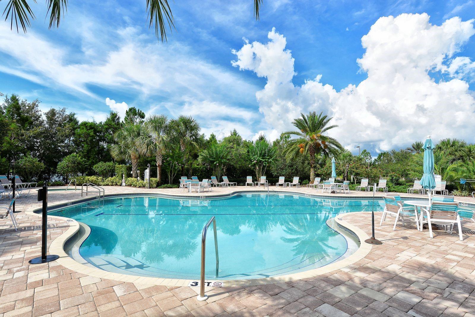 COUNTRY CLUB EAST AT LAKEWD RNCH RR - Residential