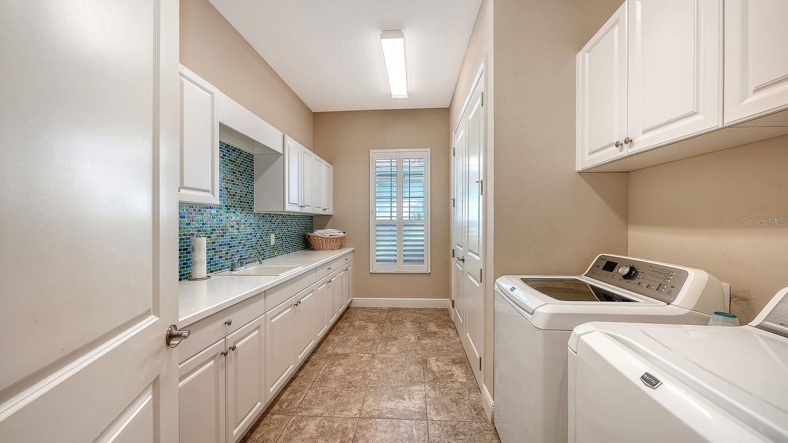 COUNTRY CLUB EAST AT LAKEWD RNCH RR - Residential