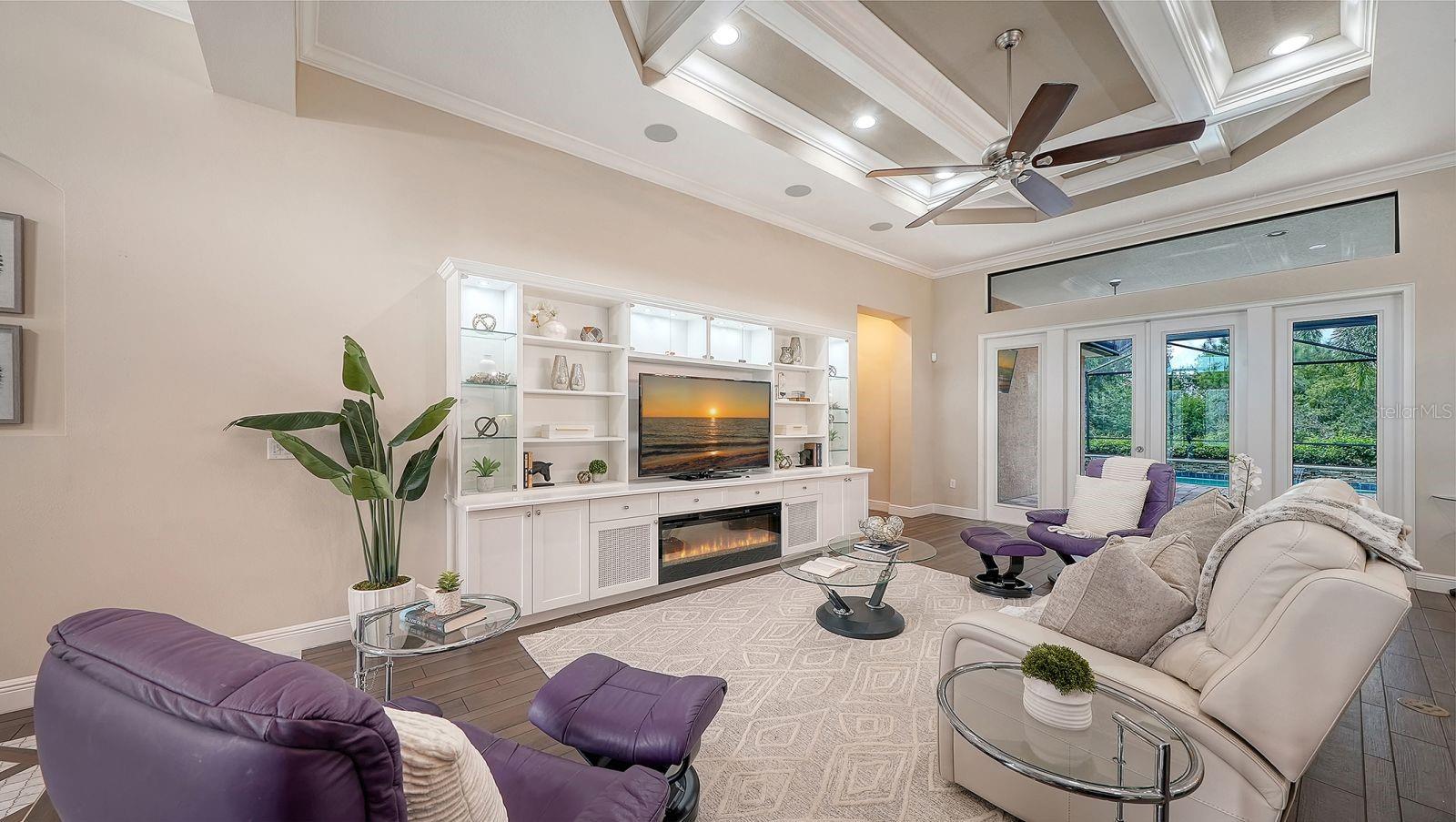 COUNTRY CLUB EAST AT LAKEWD RNCH RR - Residential