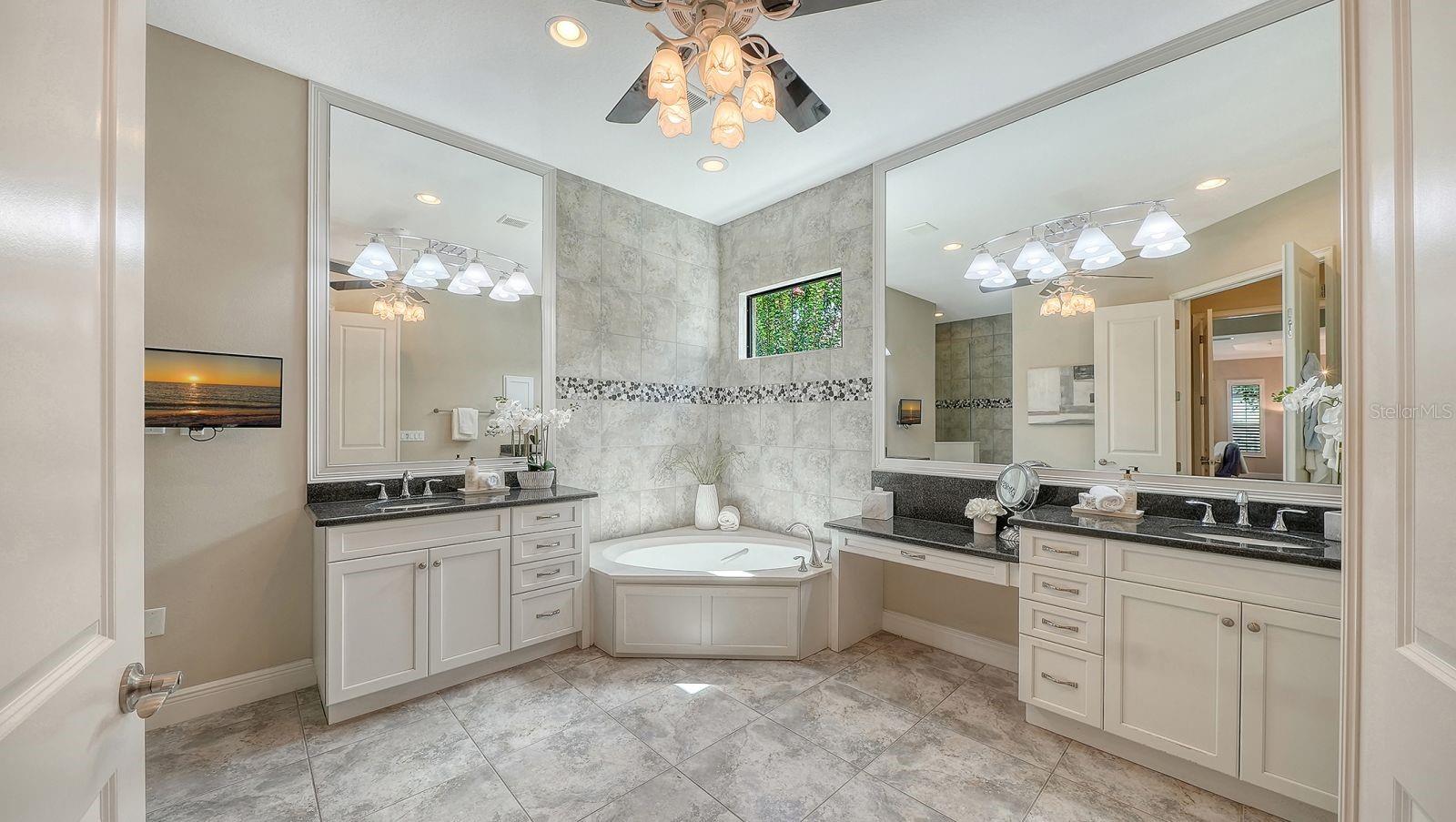 COUNTRY CLUB EAST AT LAKEWD RNCH RR - Residential