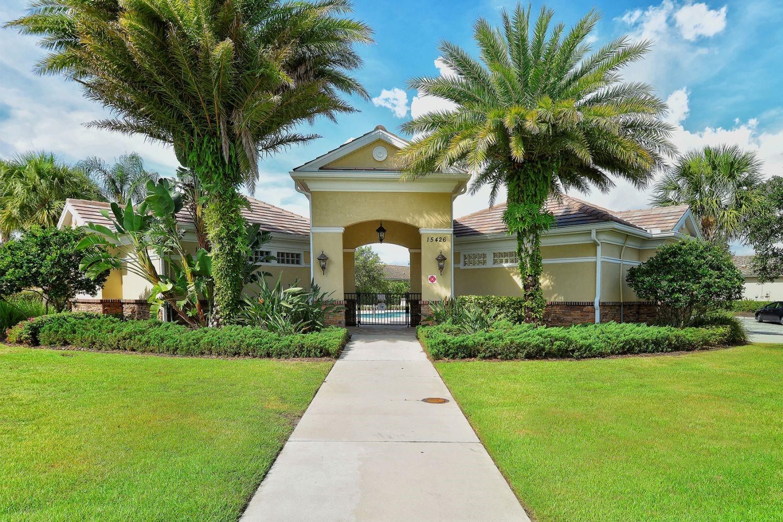 COUNTRY CLUB EAST AT LAKEWD RNCH RR - Residential