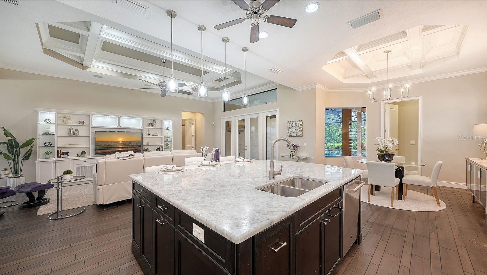 COUNTRY CLUB EAST AT LAKEWD RNCH RR - Residential