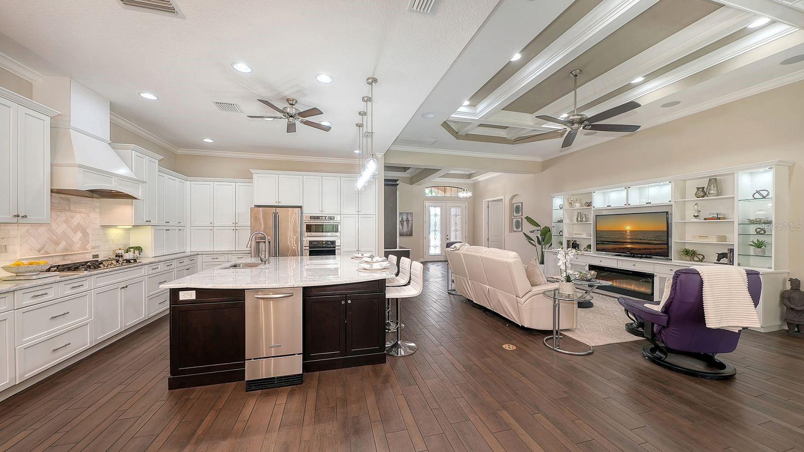 COUNTRY CLUB EAST AT LAKEWD RNCH RR - Residential