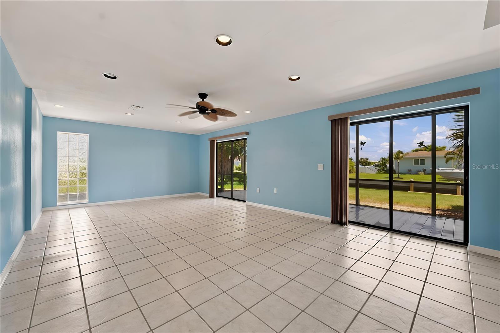 FLAMINGO CAY APTS AMD - Residential