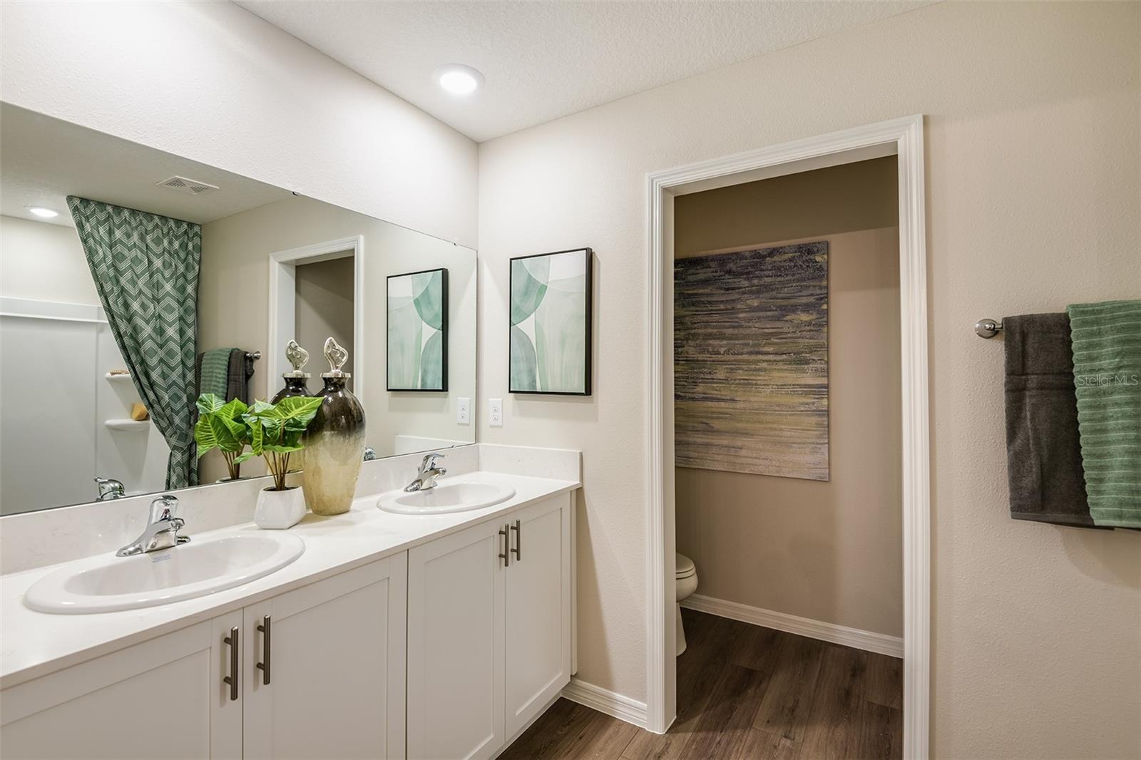 CF GTIS II GROVE AT CROSSWIND LLC - Residential