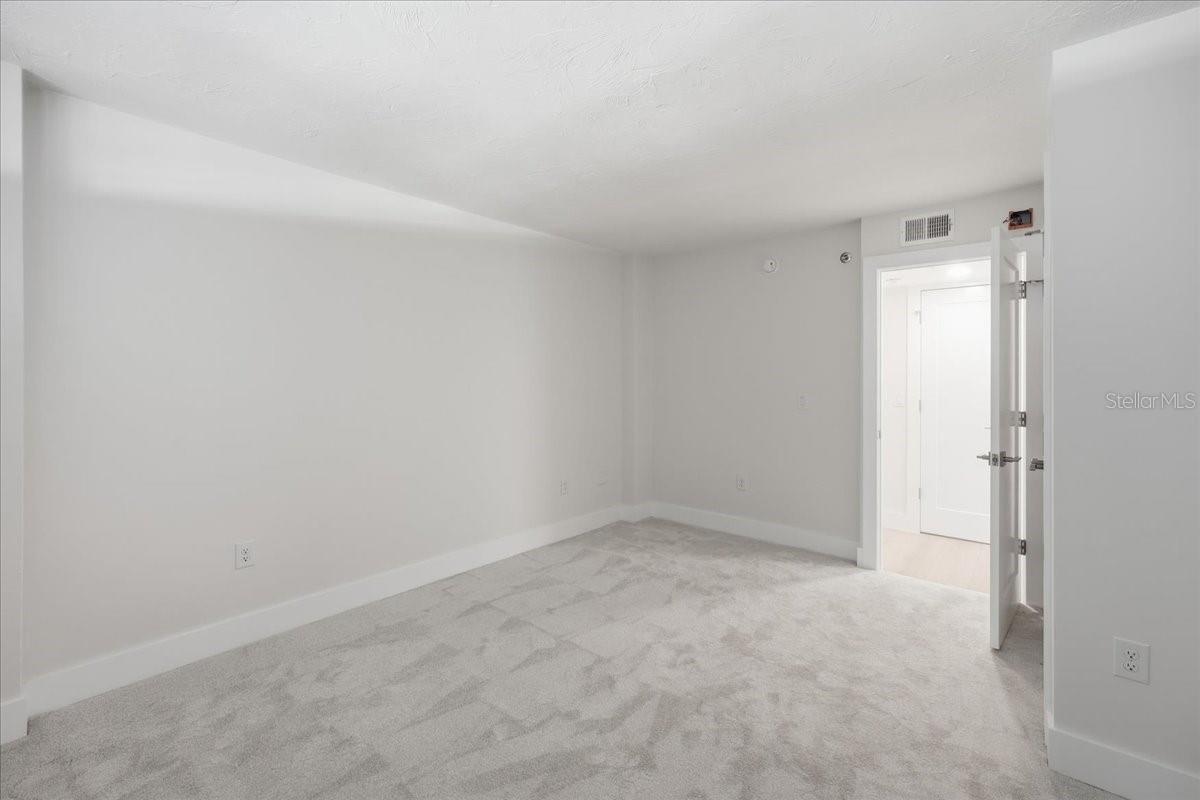 CONDO ON THE BAY TOWER I - Residential