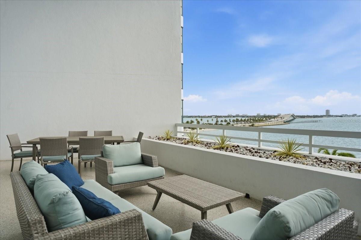 CONDO ON THE BAY TOWER I - Residential