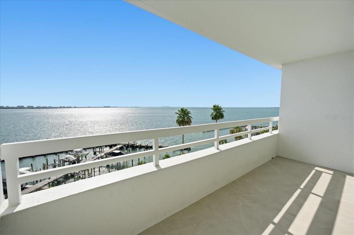 CONDO ON THE BAY TOWER I - Residential