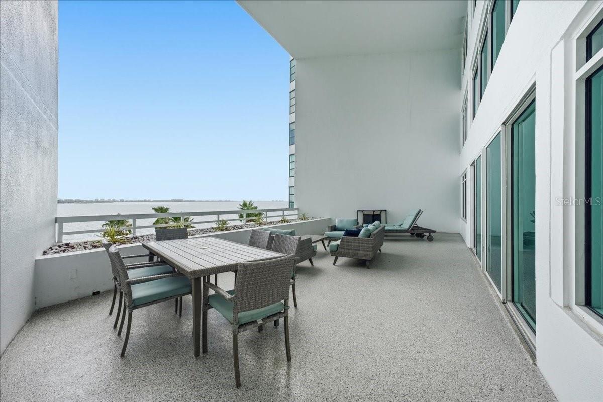 CONDO ON THE BAY TOWER I - Residential