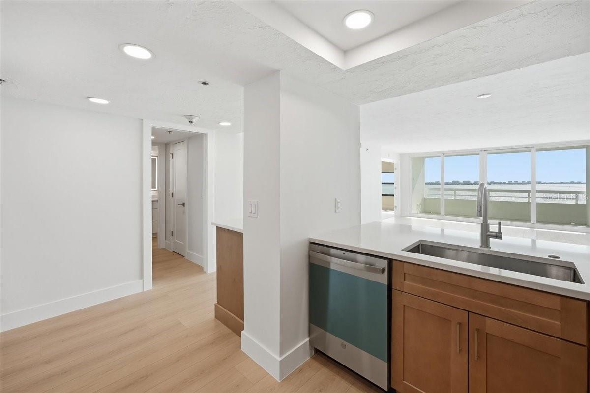 CONDO ON THE BAY TOWER I - Residential