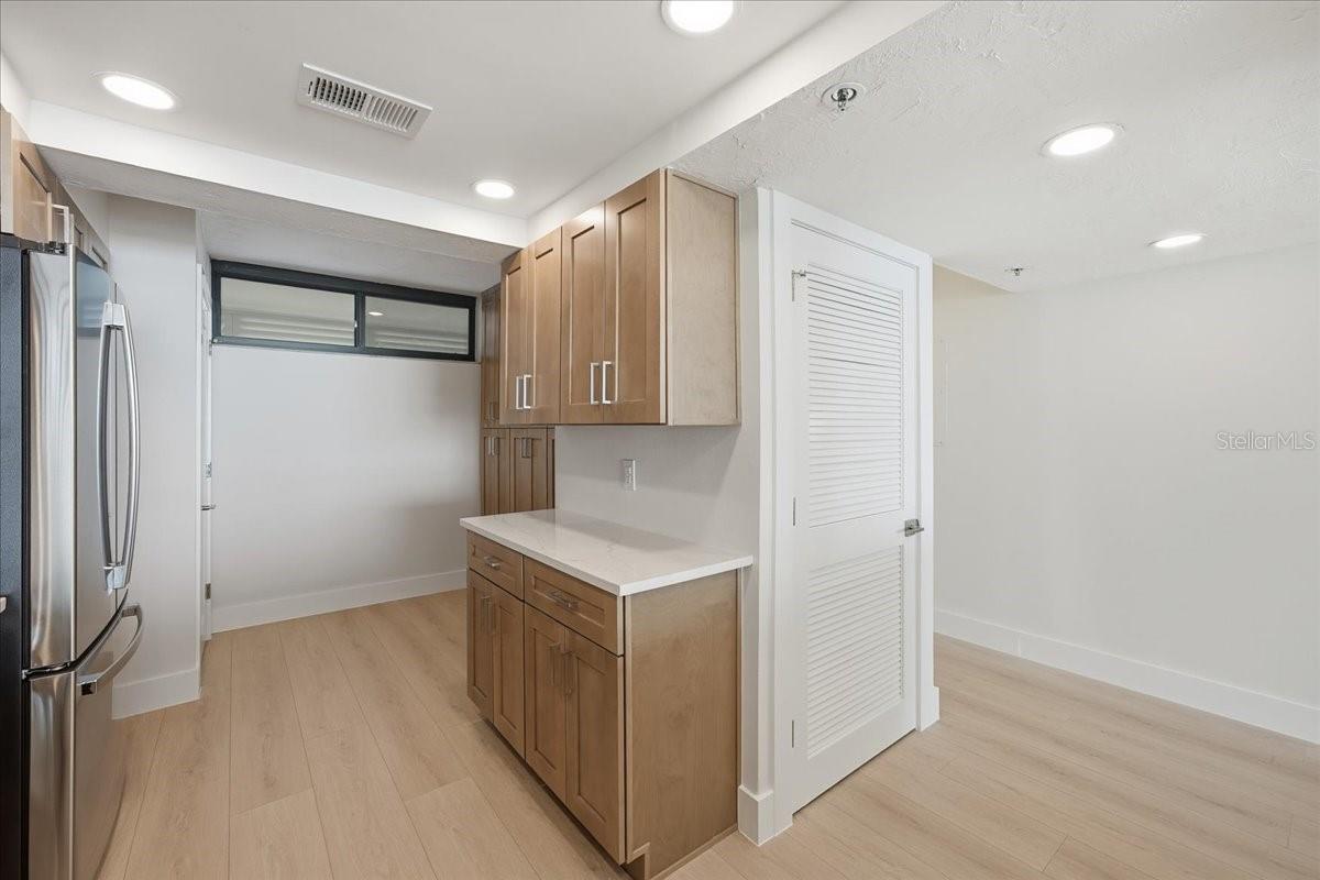 CONDO ON THE BAY TOWER I - Residential