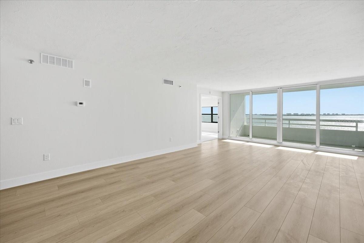 CONDO ON THE BAY TOWER I - Residential