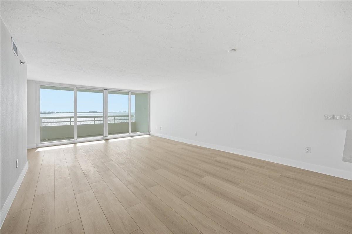 CONDO ON THE BAY TOWER I - Residential