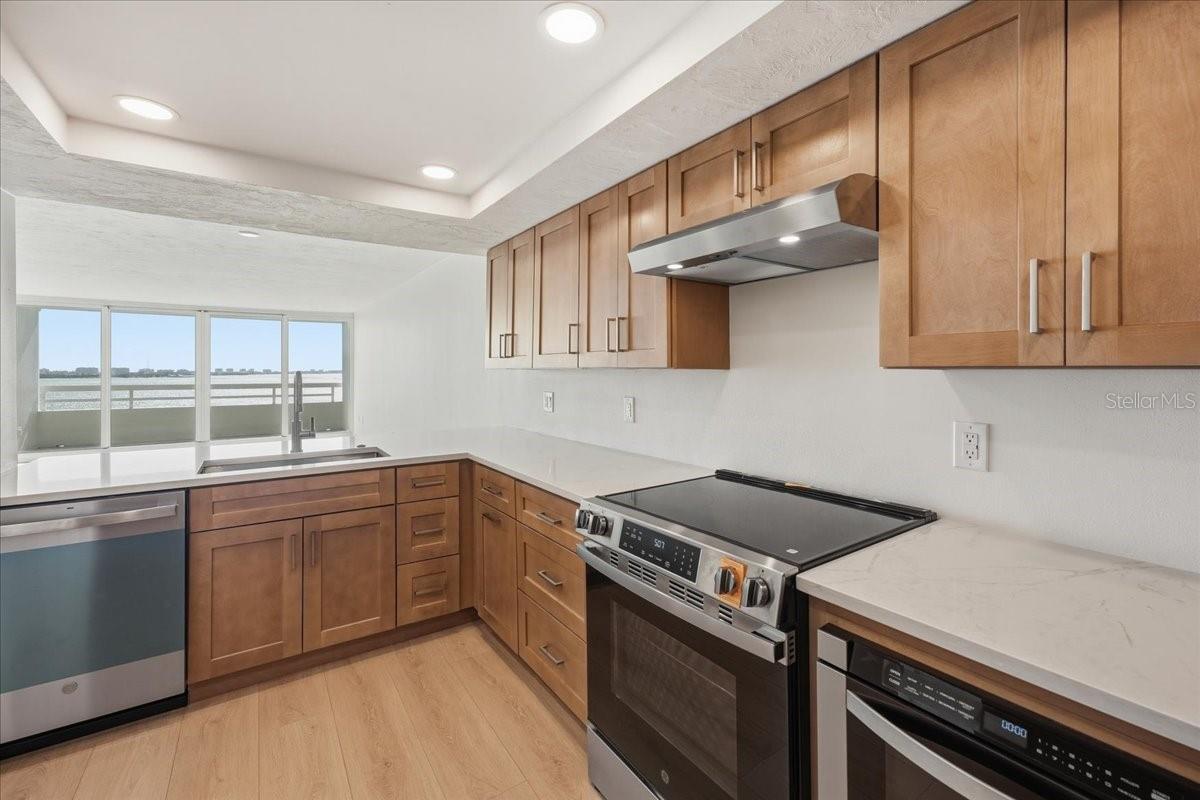 CONDO ON THE BAY TOWER I - Residential
