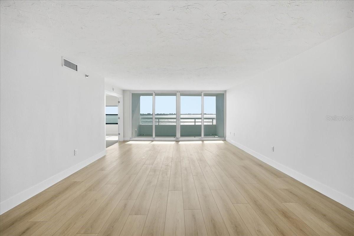 CONDO ON THE BAY TOWER I - Residential
