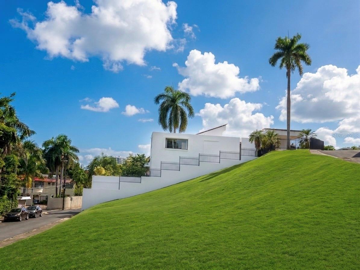 URB VILLA CAPARRA NORTE - Residential