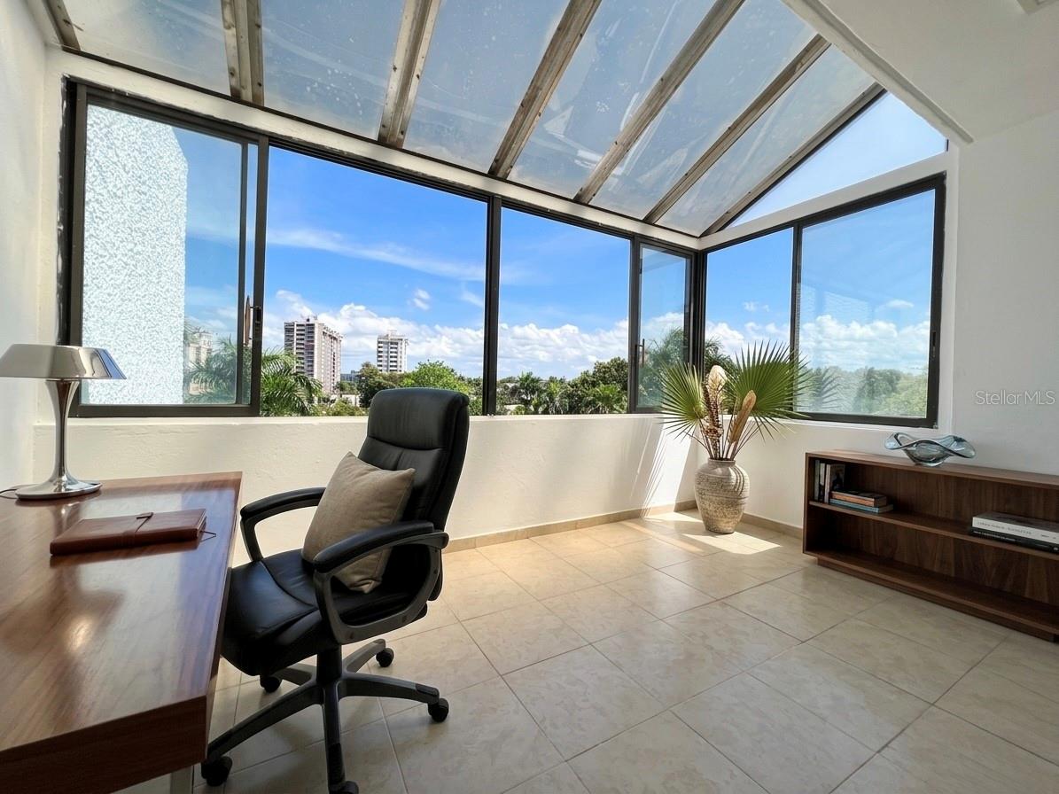 URB VILLA CAPARRA NORTE - Residential