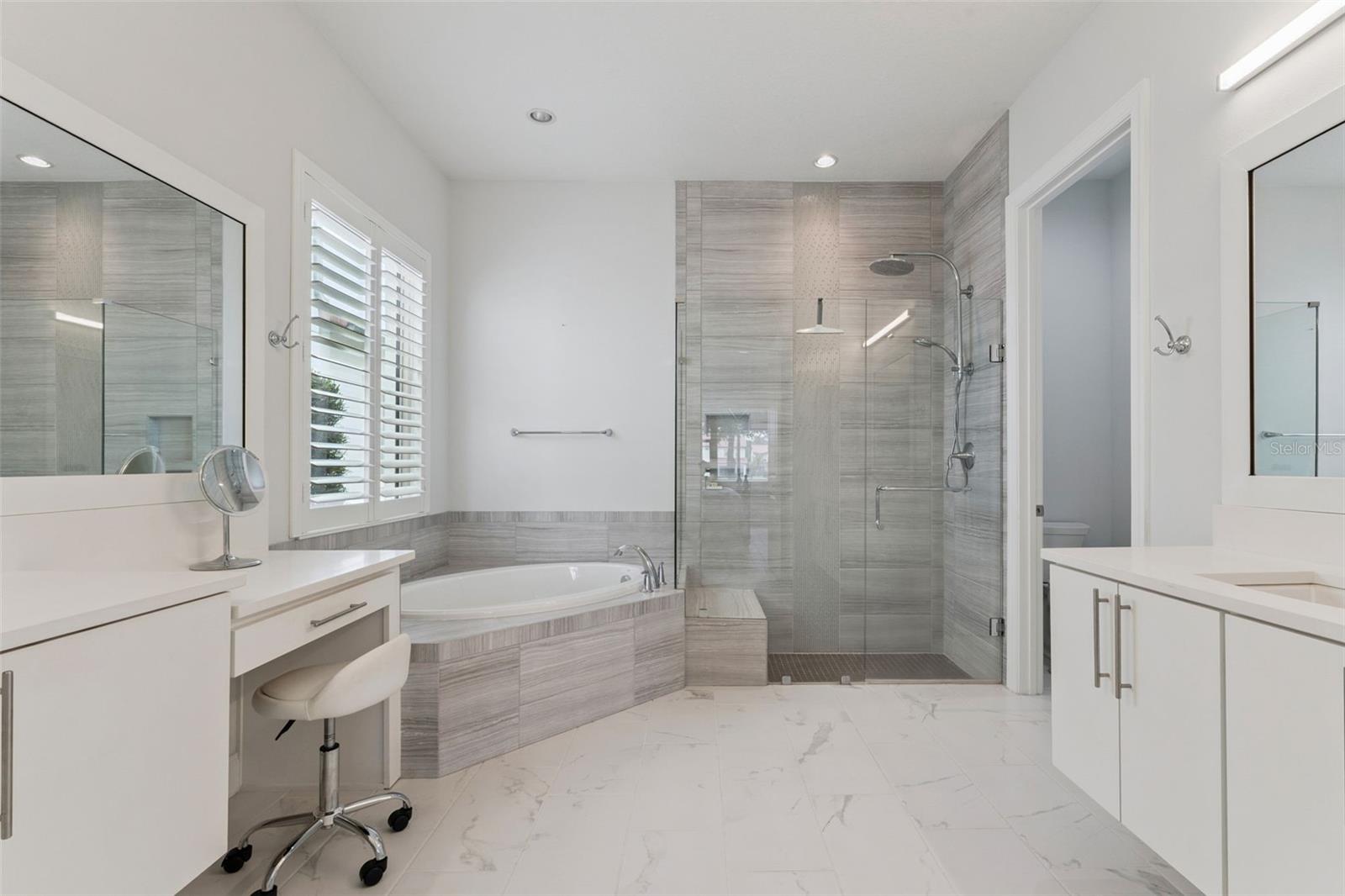 ROYAL CYPRESS PRESERVE - Residential