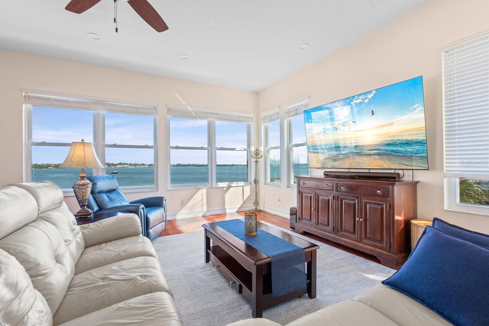 CORTEZ BEACH - Residential