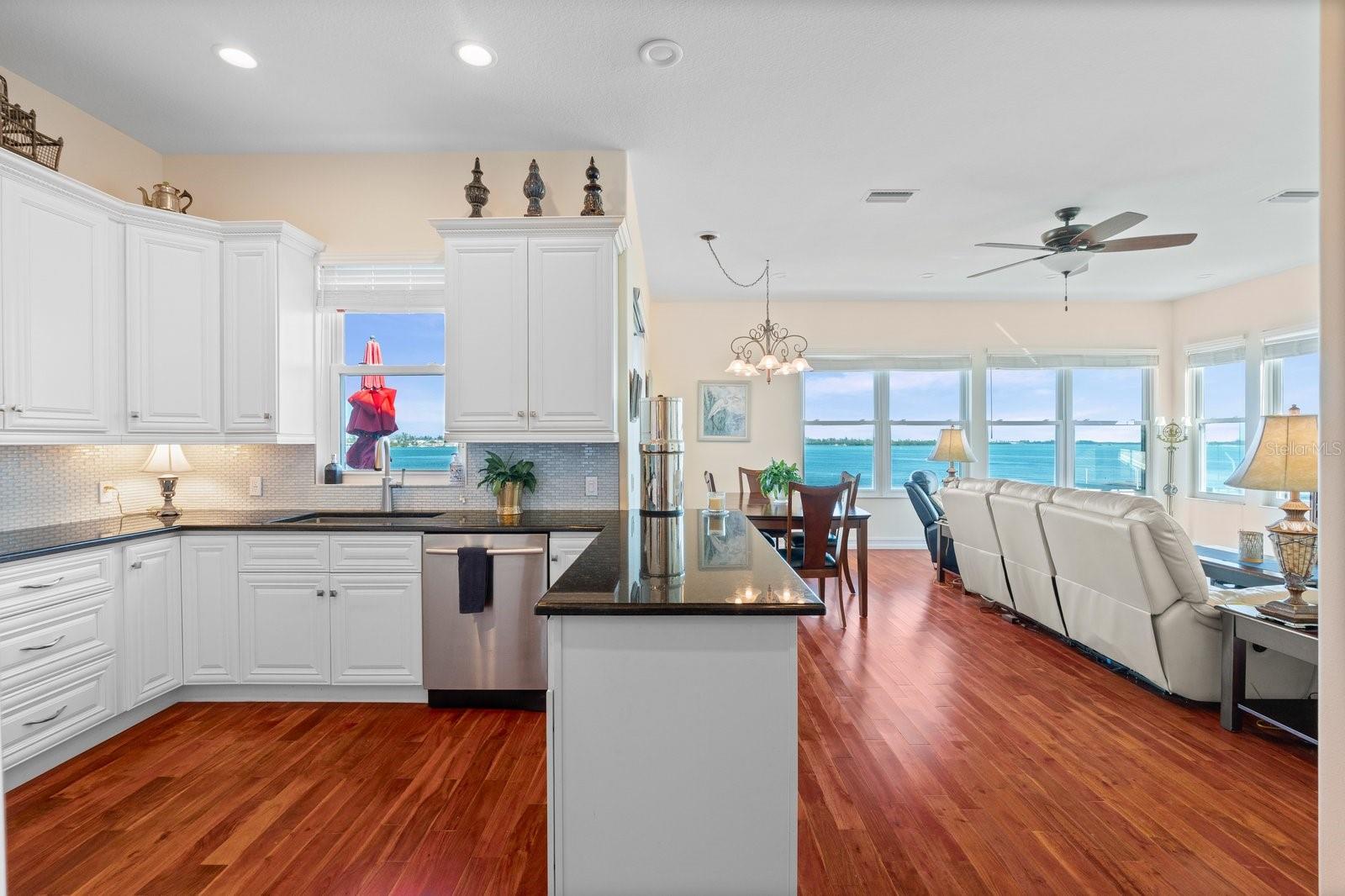 CORTEZ BEACH - Residential