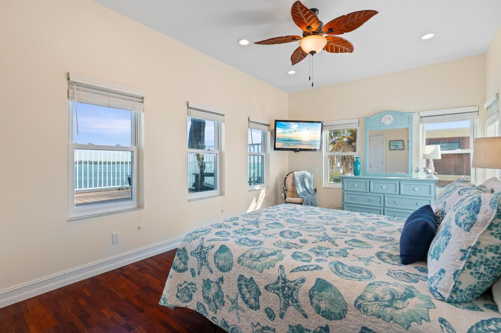 CORTEZ BEACH - Residential