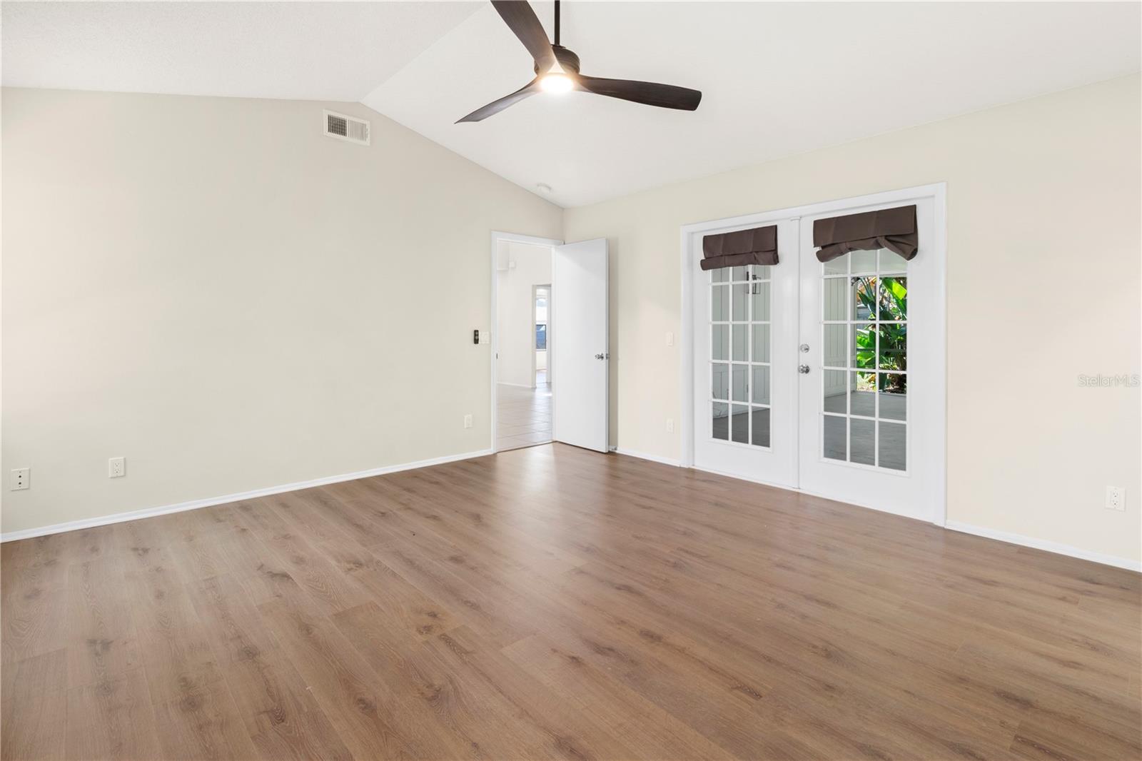 COUNTRY OAKS PH I - Residential