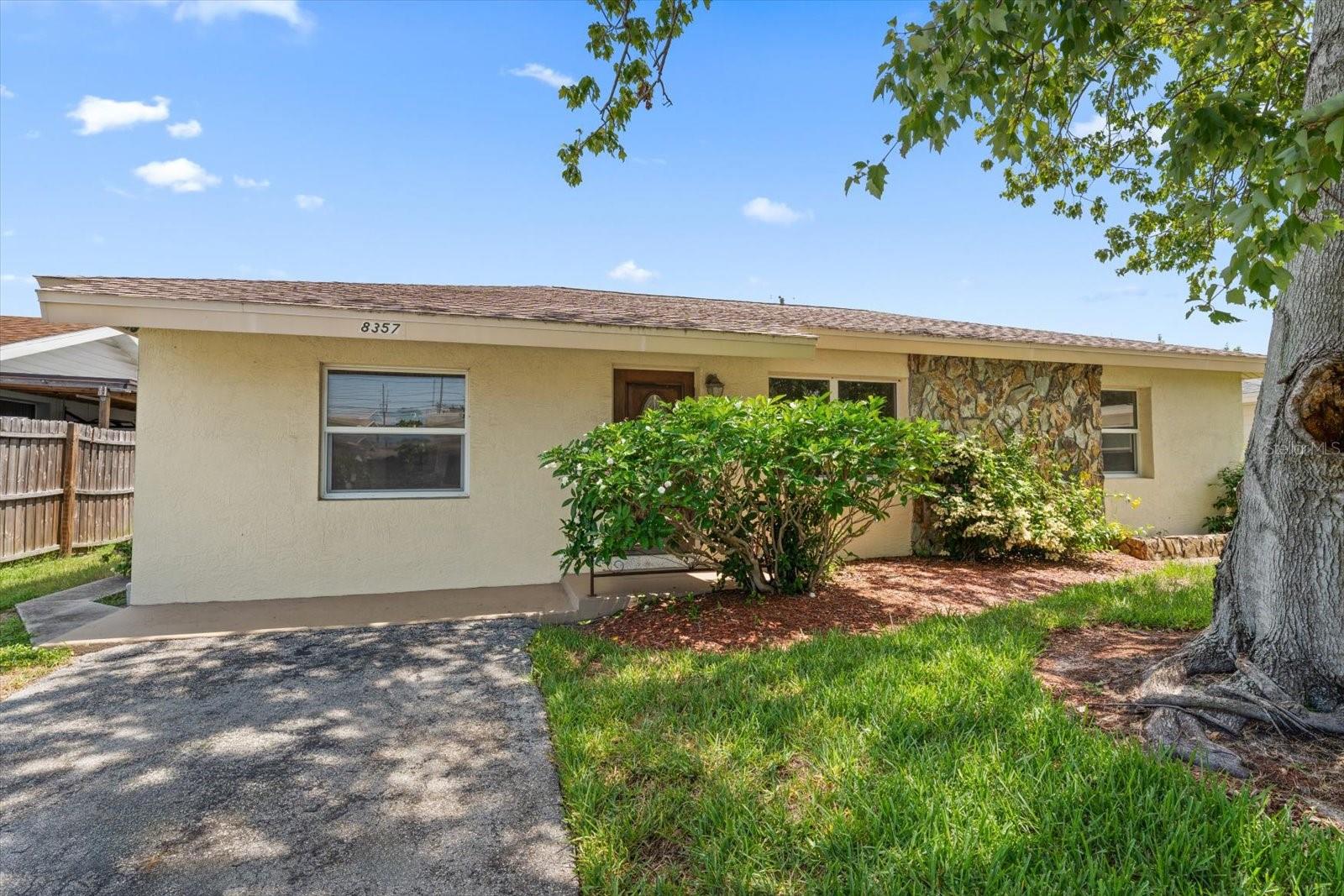 BAYOU MANOR - Residential