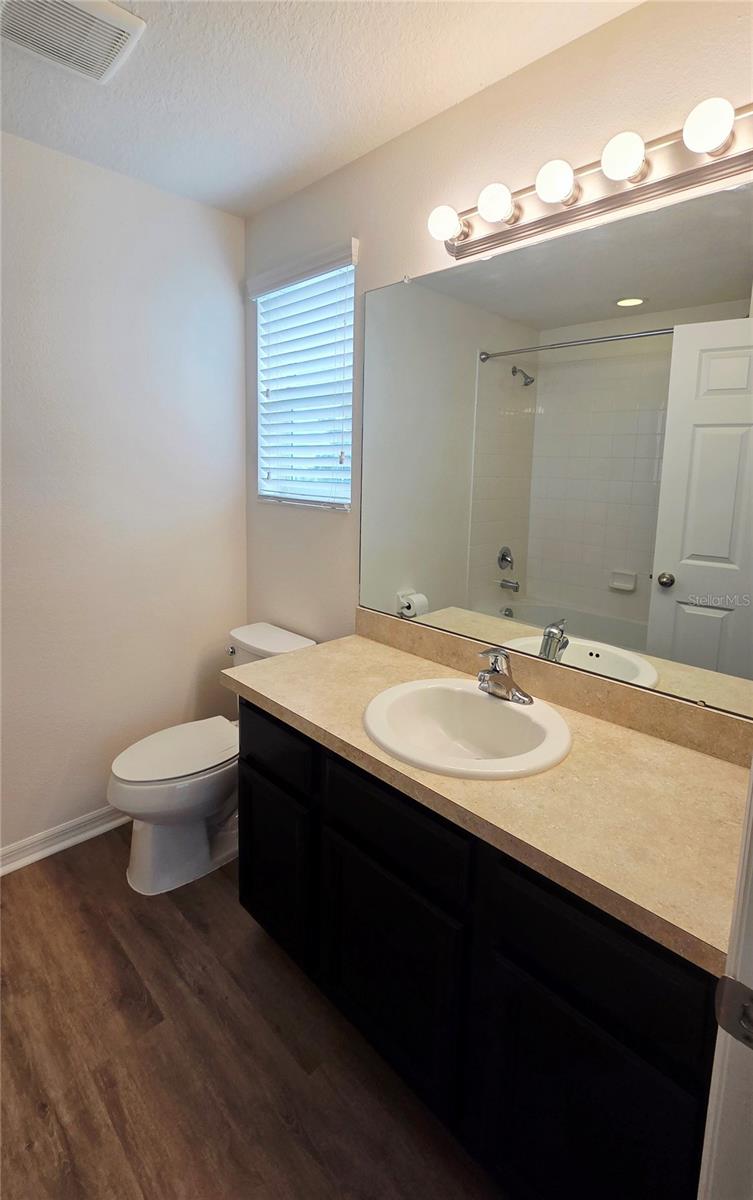 OAK CREEK PRCL 2 UNIT 2A - Residential Lease