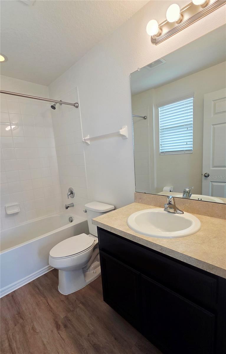 OAK CREEK PRCL 2 UNIT 2A - Residential Lease