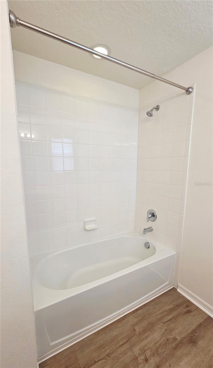 OAK CREEK PRCL 2 UNIT 2A - Residential Lease