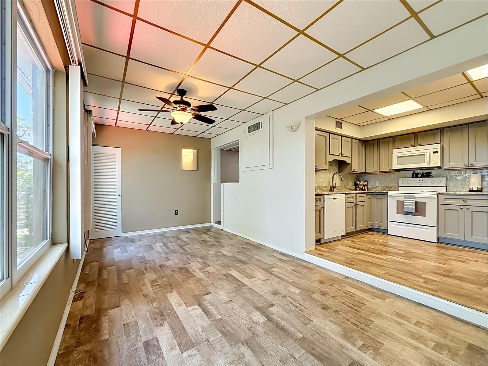 CLEARVIEW OAKS PARADISE - Residential