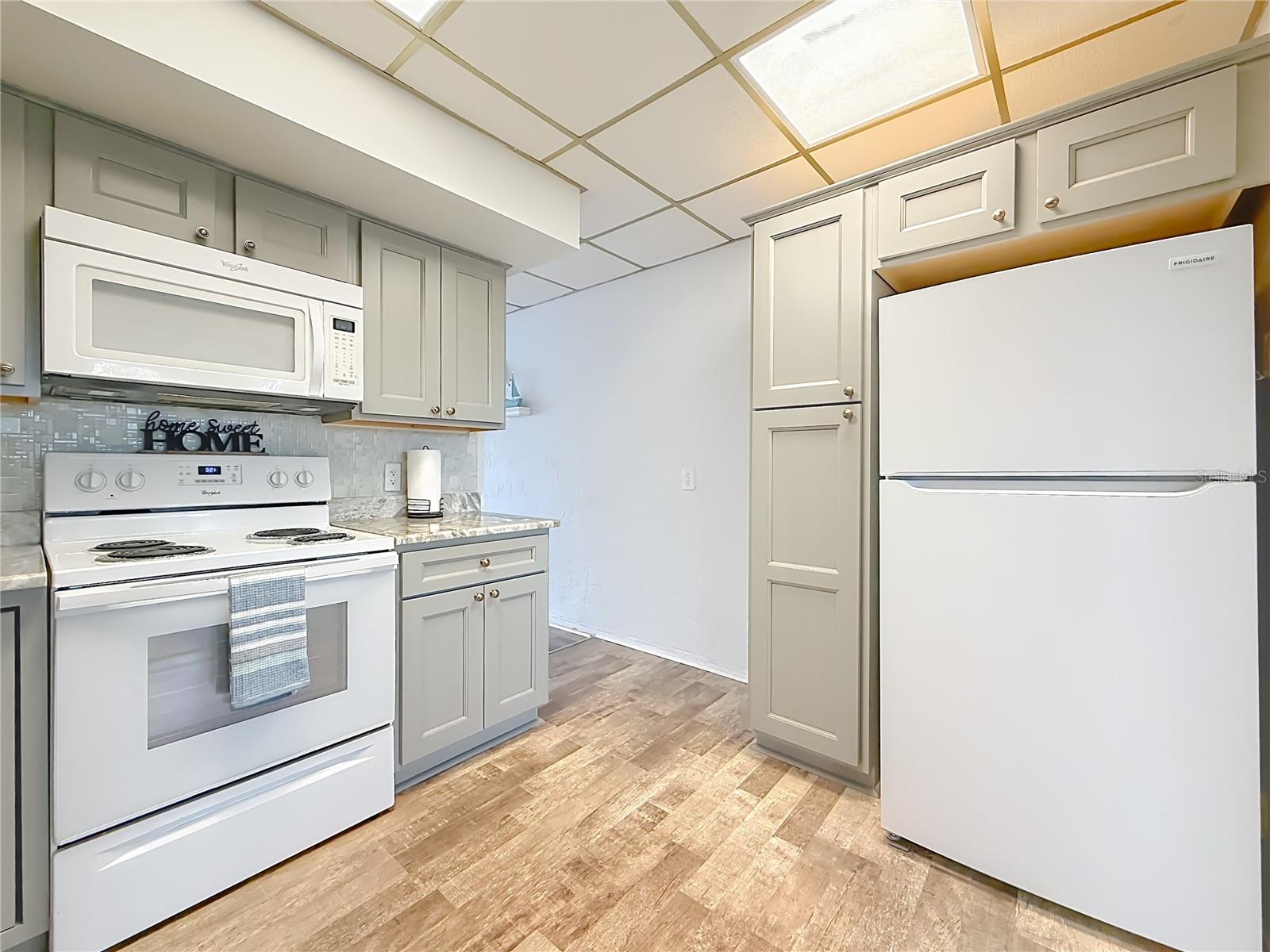CLEARVIEW OAKS PARADISE - Residential