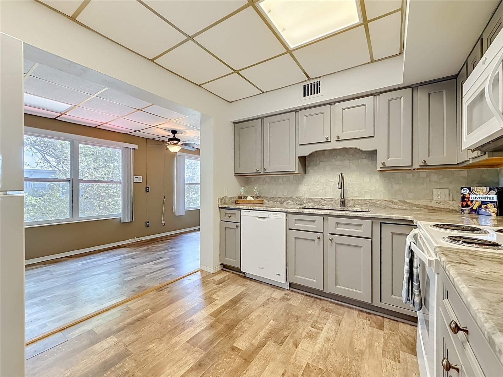 CLEARVIEW OAKS PARADISE - Residential