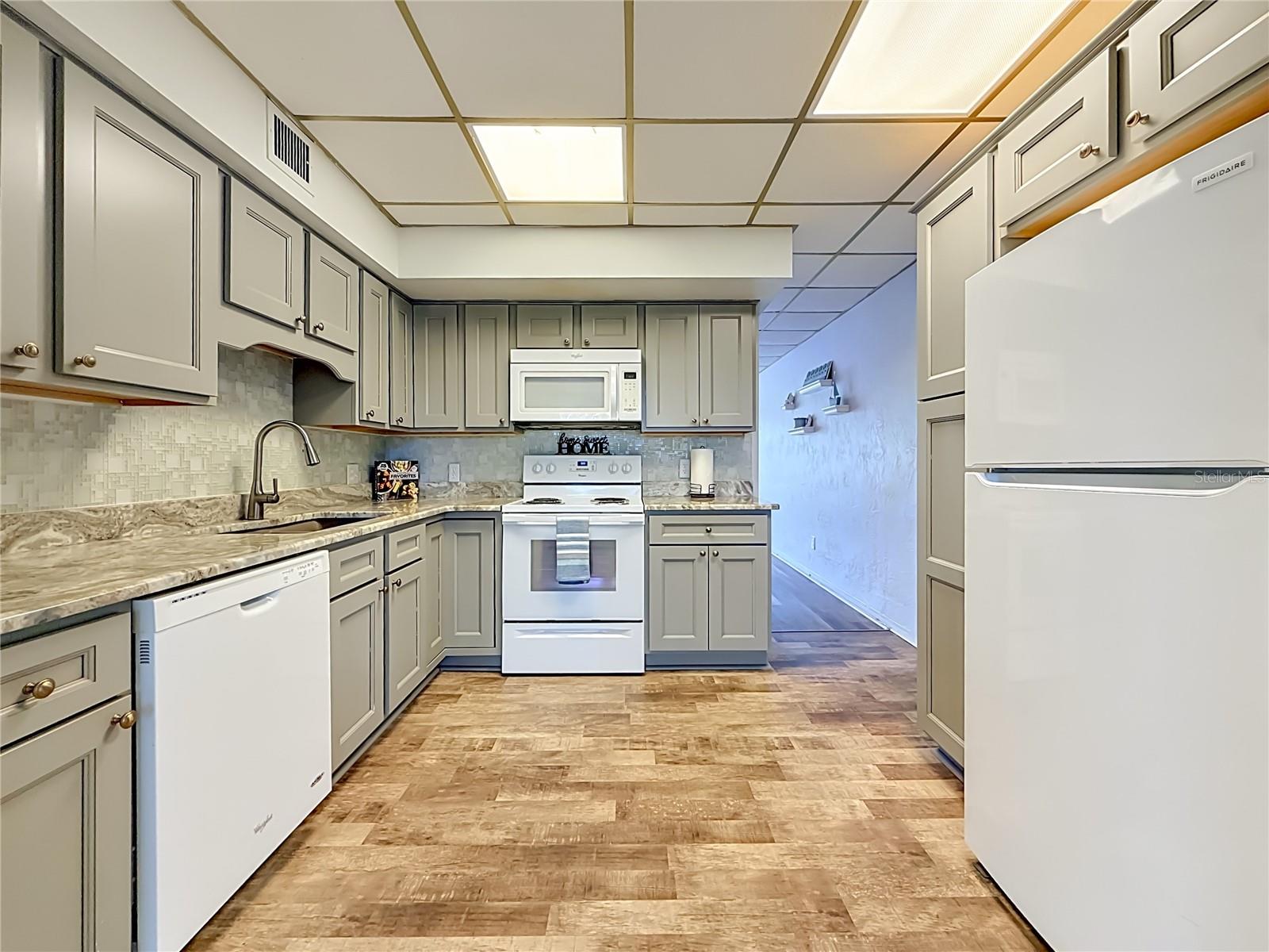 CLEARVIEW OAKS PARADISE - Residential