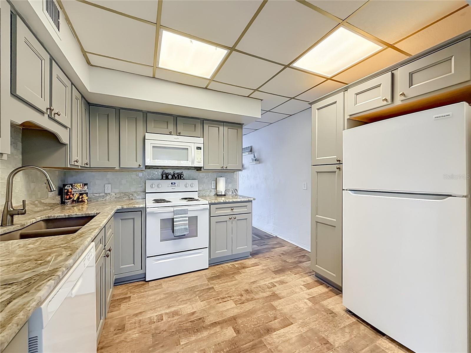 CLEARVIEW OAKS PARADISE - Residential
