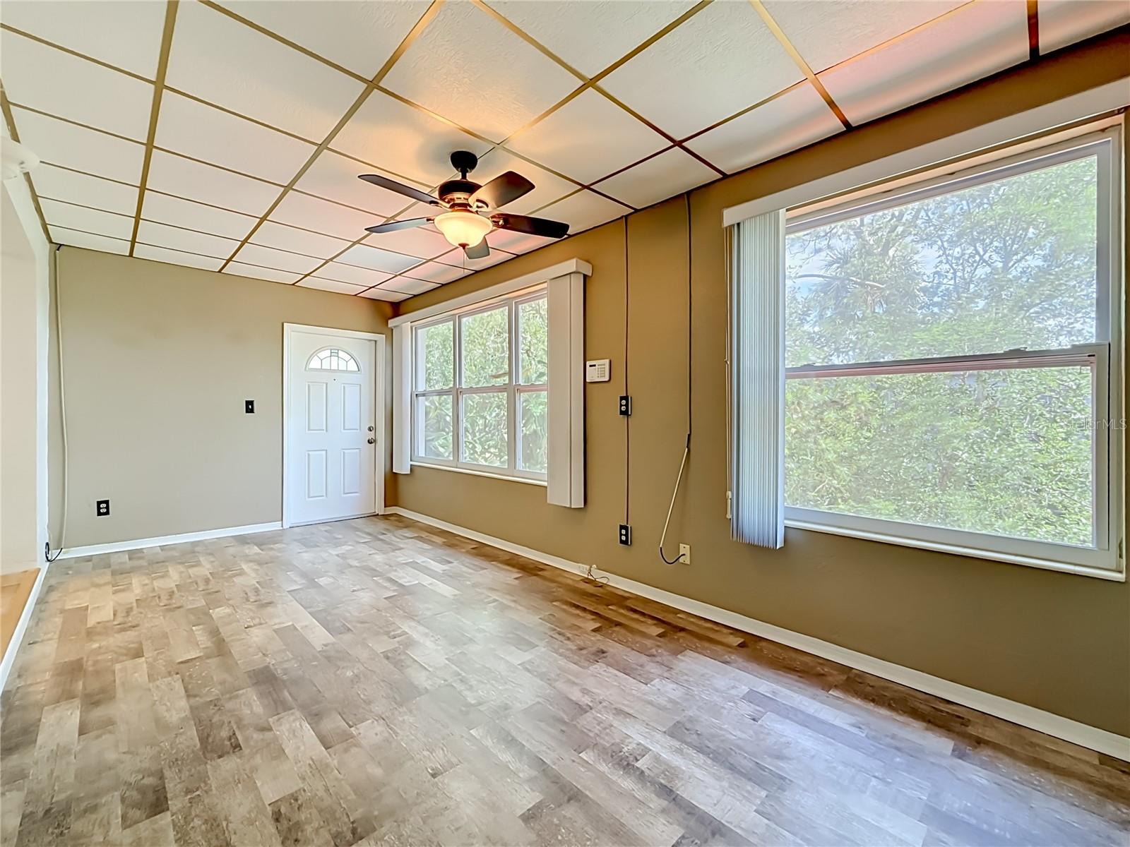 CLEARVIEW OAKS PARADISE - Residential