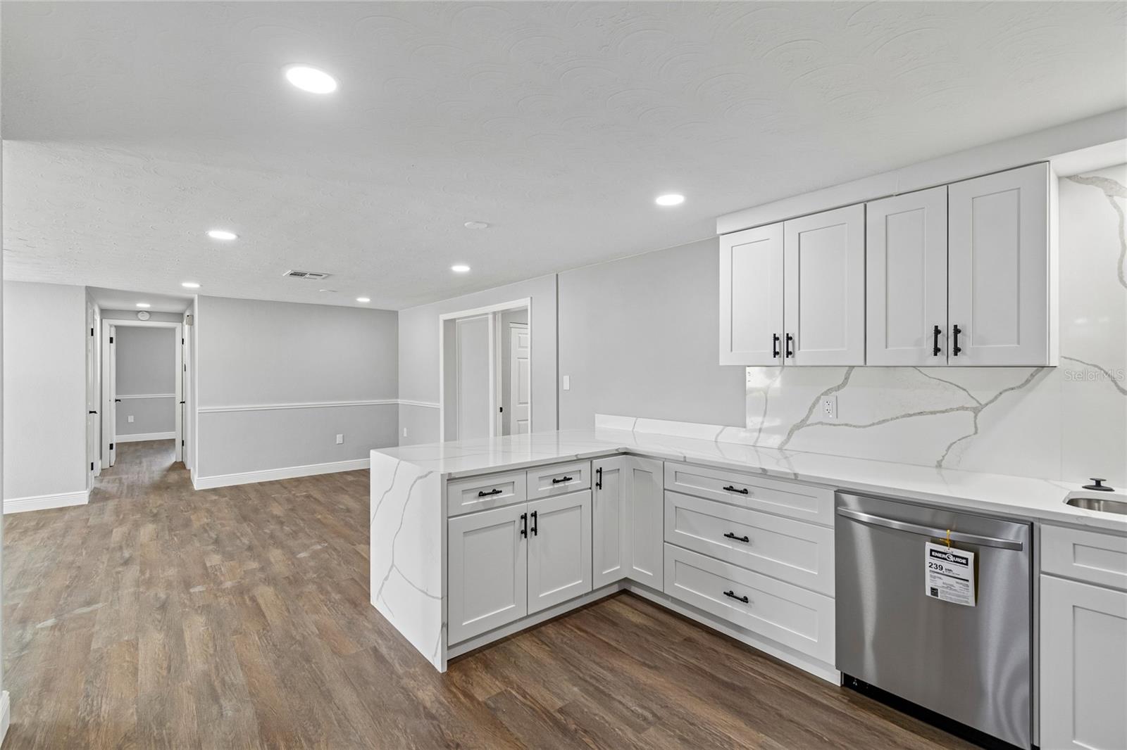 CREST RIDGE GARDENS - Residential